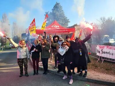 حمایتِ کارگران راه‌آهن ملی فرانسه از اعتصابِ پرستاران