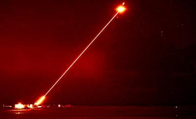 بریتانیا برای اولین‌بار سلاح لیزری DragonFire (آتش اژدها) را جهت مقابله با پهپاد‌ها آزمایش کرد