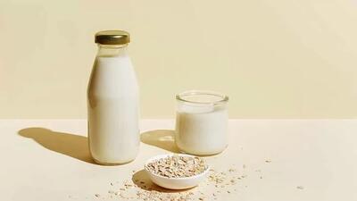 ۶ روش کاربردی برای تشخیص شیر فاسد از سالم
