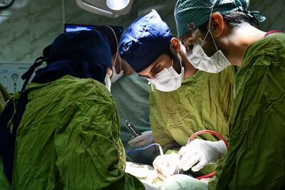 جراحی کاشت الکترود در مغز دختر ۱۲ ساله انجام شد