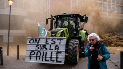 پس از آلمان، اینبار اعتراضِ کشاورزانِ فرانسوی به سیاست‌های ضد کشاورزی به نفعِ اوکراین