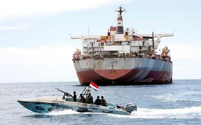 فرمانده ناوگان پنجم نیروی دریایی آمریکا: ایران مستقیماً در حملات حوثی‌ها به کشتی‌ها دست دارد | رویداد24