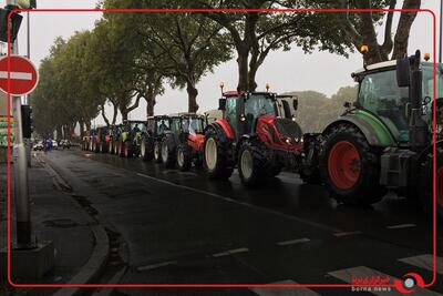 کشاورزان بزرگراه های فرانسه را مسدود کردند