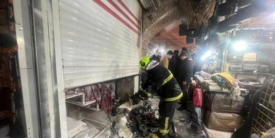 خبرگزاری فارس - آتش‌سوزی یک باب مغازه بازار قیصریه اردبیل مهار شد