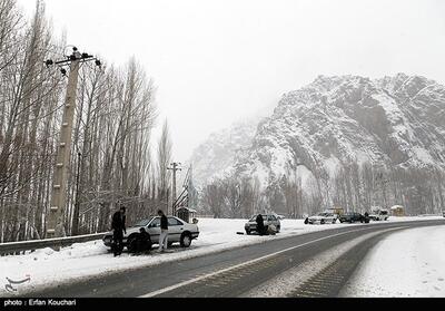 بارش برف و احتمال وقوع بهمن در محورهای مازندران - تسنیم