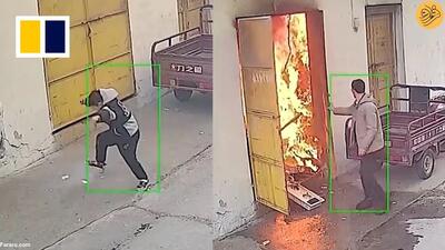 (ویدئو) یک پسربچه با ترقه بازی تصادفی انبار را به آتش کشید