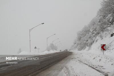 اجتناب از تردد غیرضروری در گردنه‌های برف گیر پایتخت