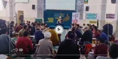 خبرگزاری فارس - فیلم| حال و هوای اعتکاف دانشجویی در دانشگاه آزاد قم