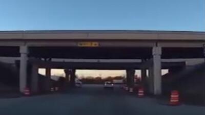 لحظه ورود تریلی به جاده اشتباهی (فیلم)