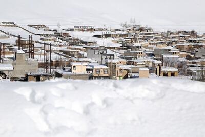 (ویدئو) مدفون شدن خانه‌ها در اثر کولاک برف در روستای سردرق