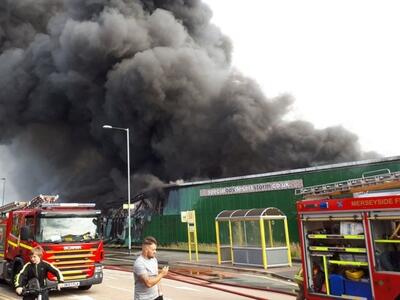 (ویدئو) آتش سوزی بزرگ در مرکز شهر لیورپول انگلیس/ دو نفر مفقود شدند