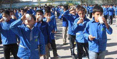 خبرگزاری فارس - توزیع شیر در 62 هزار مدرسه