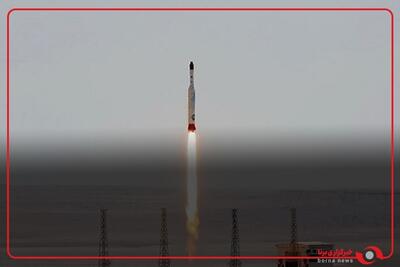 پرتاب سه ماهواره‌ ایرانی با ماهواره‌بر سیمرغ به فضا