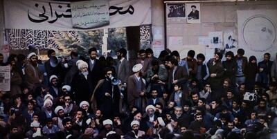 روزشمار انقلاب اسلامی | تحصّن روحانیان در مسجد دانشگاه تهران چگونه اتفاق افتاد؟ | روزی که بزرگان با مینی‌بوس راهی دانشگاه شدند