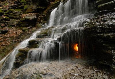 شگفت‌انگیزترین آبشار جهان که شبیه افسانه‌ها است/عکس