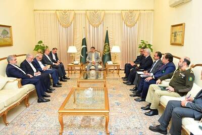 نخست وزیر پاکستان در دیدار با امیرعبداللهیان: متعهد به تحکیم روابط برادرانه خود با ایران هستیم + عکس