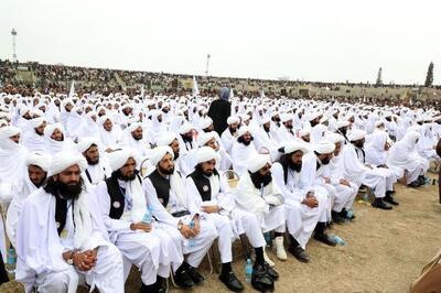تصاویر عجیب از مراسم فارغ التحصیلی نیروهای طالبان
