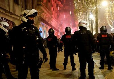 آماده باش پلیس فرانسه علیه کشاورزان معترض/ 15 هزار پلیس از محاصره پاریس جلوگیری می‌کنند - تسنیم