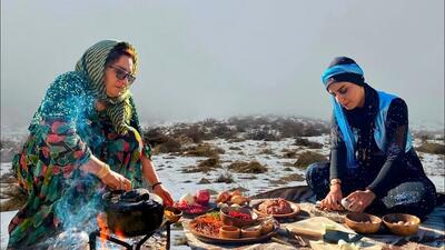 پخت جالب غذا با گوشت، گردو و زرشک توسط مادر و دختر روستایی کردستانی (فیلم)