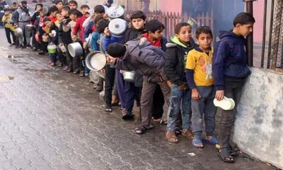 اسرائیل از گرسنگی برای بیرون راندن ساکنان غزه بهره می‌برد
