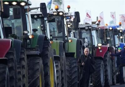 تداوم اقدامات کشاورزان خشمگین فرانسوی در قطع دسترسی‌ها به پاریس - تسنیم
