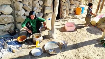 شیوه متفاوت پخت پلو مرغ و ماکارونی توسط بانوی عشایر نشین (فیلم)