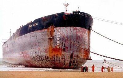 ماجرای بزرگترین کشتی دنیا که در آب‌ های ایران غرق شد (+عکس)