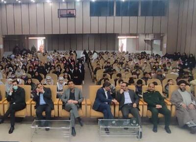مشارکت ۲۲۰ دانش آموز تایبادی در جشنواره «نسل بصیر»