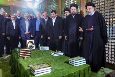 رئیس جمهور و هیأت دولت در حرم امام خمینی(ره)