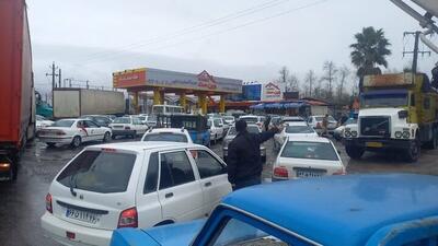 سهمیه‌بندی بنزین در سیستان و بلوچستان؛ خودروهای غیر بومی از کارت اضطراری پمپ بنزین ها استفاده کنند