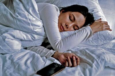 آیا زنان به خواب شبانه بیشتری نسبت به مردان نیاز دارند؟
