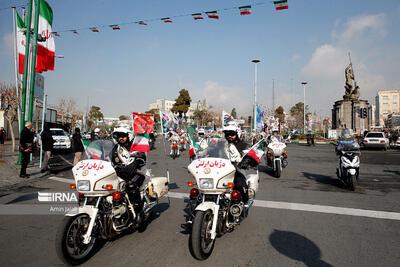 رژه موتور سواران در سالروز ورود امام خمینی(ره) به تهران