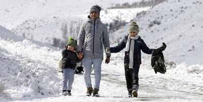 خراسان رضوی؛ برف سنگین، ۱۰۰۰ نفر را در پیست اسکی شیرباد گرفتار کرد