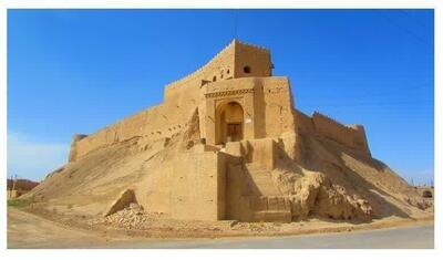 قلعه ۱۴۰۰ ساله شهرستان مروست یزد سنددار شد