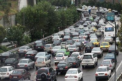 ترافیک سنگین در بزرگراه‌های پایتخت/ مراقب معابر لغزنده باشید