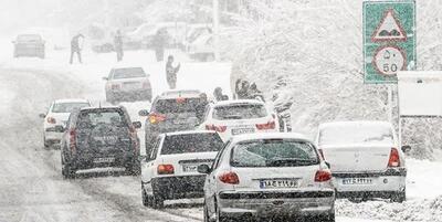 خبرگزاری فارس - ترافیک در ورودی تهران؛ کدام جاده‌ها برفی و بارانی هستند؟