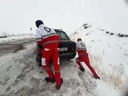 امدادرسانی به ۴۳۱ گرفتار در برف در جاده‌های کرمانشاه طی ۴۸ ساعت گذشته