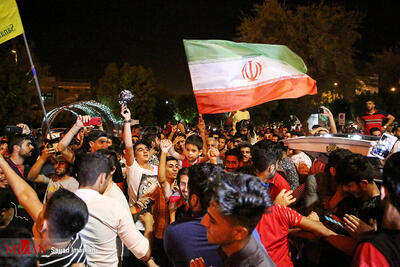 ببینید | خوشحالی مردم زاهدان بعد از پیروزی تیم ملی ایران مقابل ژاپن