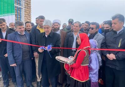 افتتاح بزرگ‌ترین زمین چمن مصنوعی روستایی با حضور وزیر ورزش + تصاویر - تسنیم