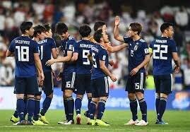 اقدام تحسین برانگیز بازیکنان ژاپن مقابل هوادارانشان بعد از شکست از ایران | ببینید