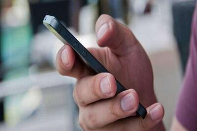 استفاده زیاد تلفن همراه مسبب بیماری گردن پیامکی در نوجوانان است