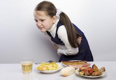 علائم مسمومیت غذایی در کودکان