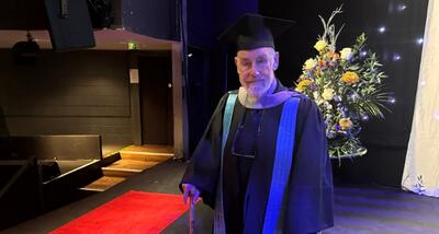 مرد بریتانیایی در سن 95 سالگی از دانشگاه فارغ‌التحصیل شد!