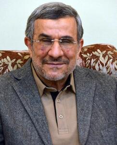 تصویری از چهره تازه احمدی نژاد که در شبکه های اجتماعی مورد توجه قرار گرفته