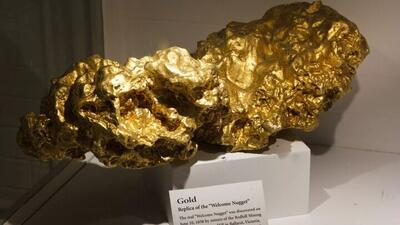 بزرگترین قطعه طلای جهان سر از کجا درآورد؟ +عکس تاریخی