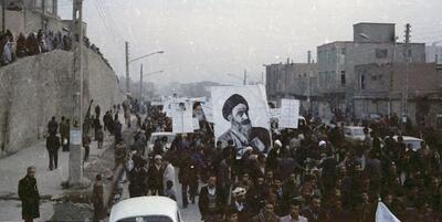 خبرگزاری فارس - تظاهرات 500 هزار نفری مردم تبریز و تغییر نام خیابان فرح به عباسی+ تصاویر