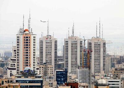یک شرکت مخابراتی در تهران ۵۰۰۰ دکل غیرمجاز نصب کرده است | افزایش ۴۰ درصدی عوارض صدور مجوز آنتن‌ها