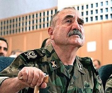 تصاویری از بدرقه باشکوه سرتیپ آذرفر؛  فرمانده زنده یاد ارتش ایران که همکلاس صدام بود  | ببینید