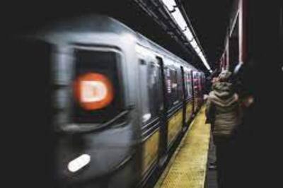 ببینید | سرگردانی مسافران مترو بخاطر نقص فنی در ایستگاه پانزده خرداد