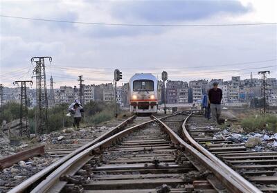 تصادف قطار باری با نیسان در کاشان - تسنیم